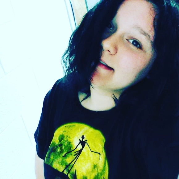 Meet your Posher, Lizzie - Picture 1 of 1